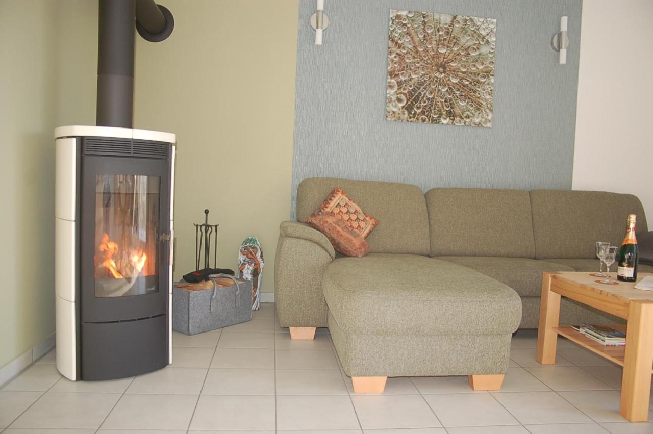 Behagliches Ferienhaus Zaunkoenig -Mit Kamin Und Sauna Tanne Esterno foto